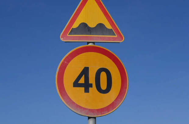 На дорогах с колейностью в Тюмени действует ограничение до 40 км/ч