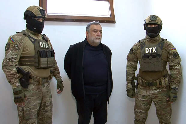 После того как у блуждающего церковника все посыпалось, от него поспешили откреститься почти все политические силы. Не сразу, а в очередности способностей к мышлению.-5