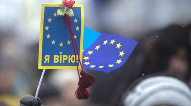 Более половины украинцев поддерживают вступление в ЕС и НАТО