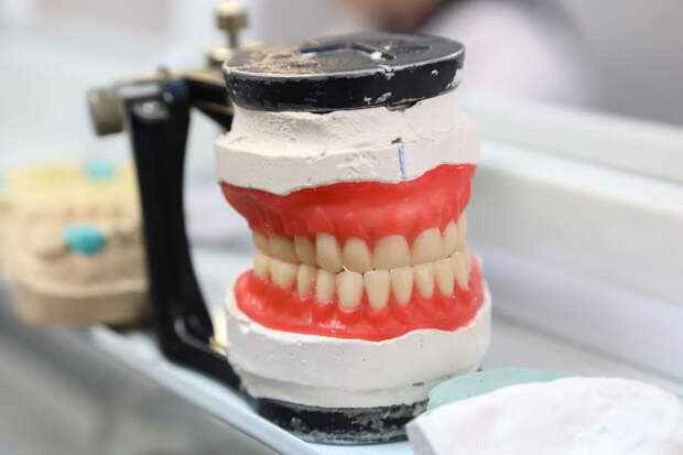 Стоматолог рассказала, как сделать зубы белоснежными