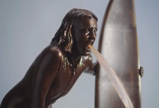 В Лондоне появился тошнотворный фонтан