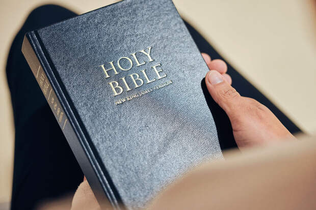 The Guardian: продажи Библий в Великобритании выросли на 134% за шесть лет