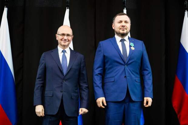 Кириенко вручил экс-замгубернатора Запорожской области орден Дружбы