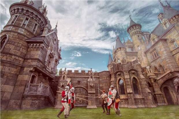Замок Гарибальди - самый красивый готический замок в России (10 фото)