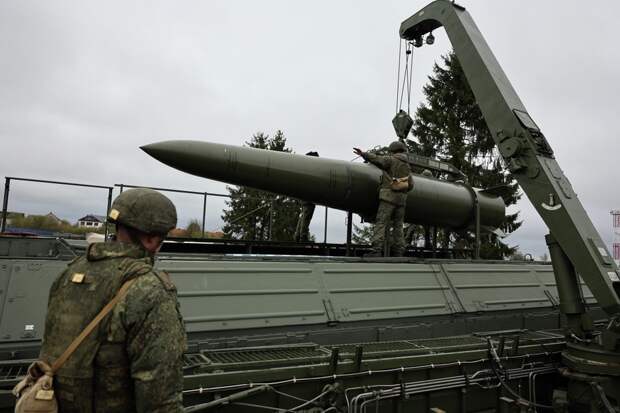 Российский оперативно-тактический ракетный комплекс «Искандер-М» уничтожил украинский ЗРК С-300ПС в Одесской области, сообщила пресс-служба Минобороны.-2