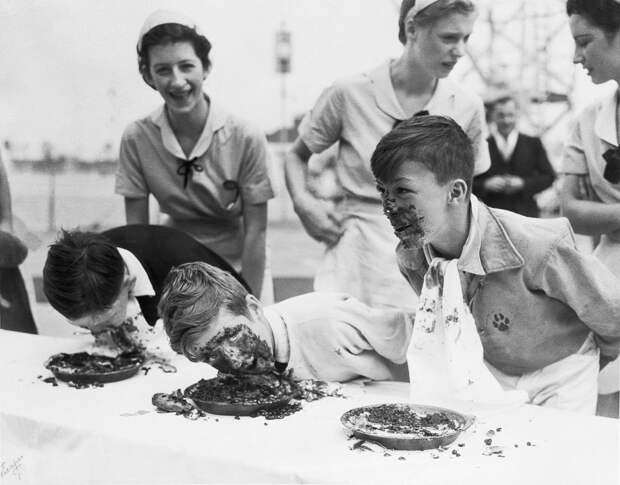Конкурс по поеданию пирогов, Чикаго, 1934.