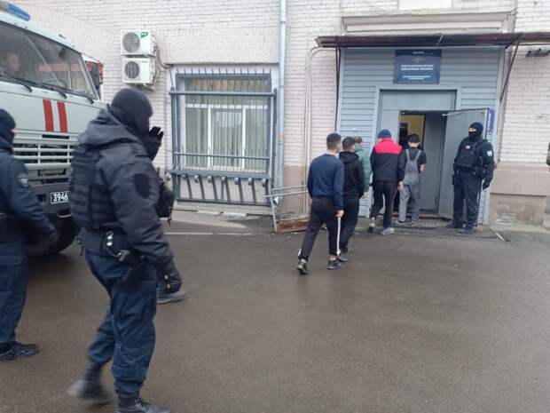 Задержали мигрантов и работодателя: массированные облавы на нелегалов провели в Челябинске