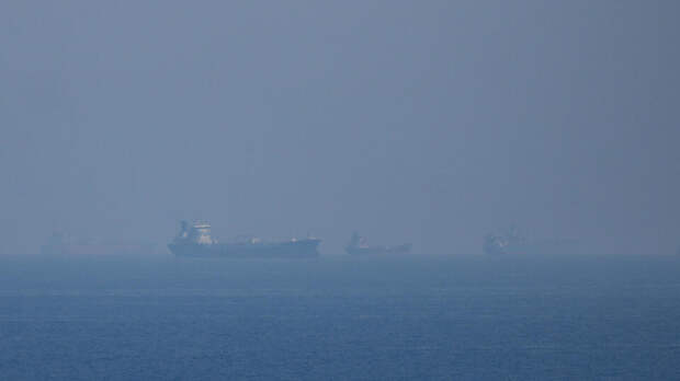 Тегеран объявил Ормузский пролив закрытым только для "врагов Ирана"