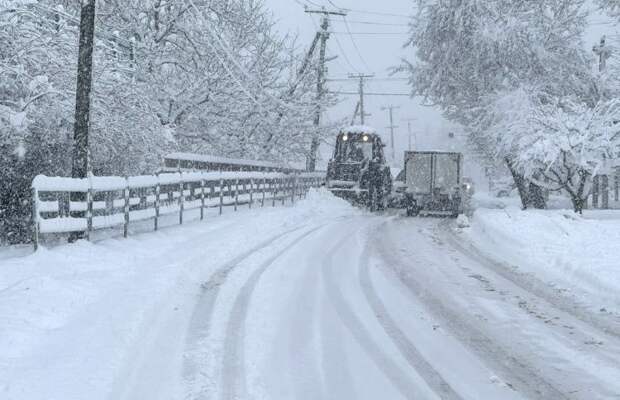 Снегопад парализует школы Краснодара и края: отмена занятий и подвозов
