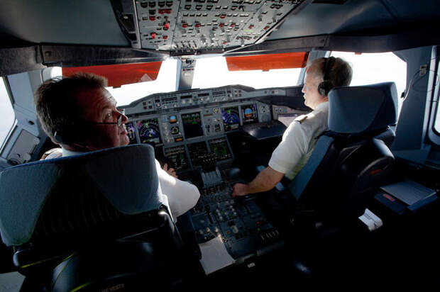 Полет на новом гигантском самолете Airbus A380