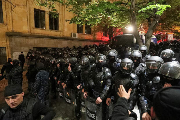 В Тбилиси задержали 20 участников акции протеста, среди них оказался россиянин