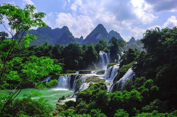 Водопад Дэтянь - Азиатское Чудо Природы