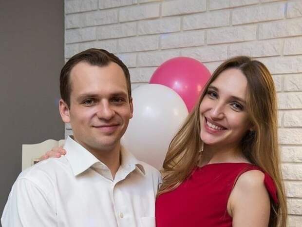 «Выла от отчаяния», – жена разбитого инсультом Алексея Янина пропала с радаров после семейной трагедии и болезни сына