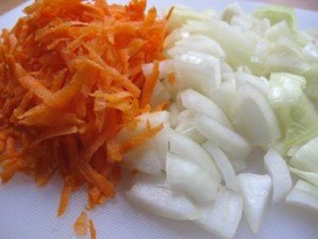 Чечевичный суп с сосиками