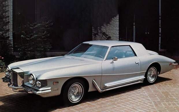 Чудовищно прекрасен: эпатажный и очень дорогой Stutz Blackhawk