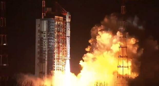 Китай запустил спутник Queqiao для связи с грядущей лунной миссией