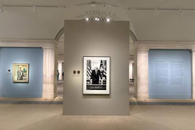 Трамп опубликовал фото своего портрета в Национальной портретной галерее