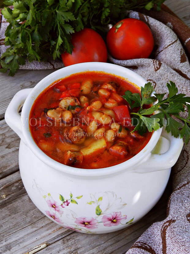 ostryj sup s pertsem, fasolyu i kolbaskami 14