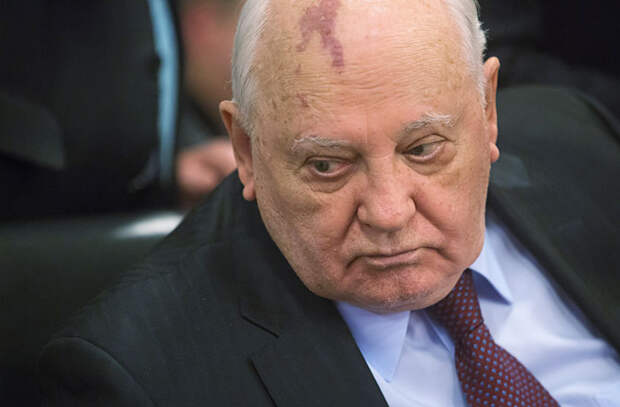 Михаил Горбачев