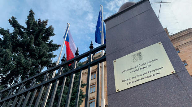 Разрыв Москвы и Праги – спецоперация США по прятанию в воду каких-то очень важных концов
