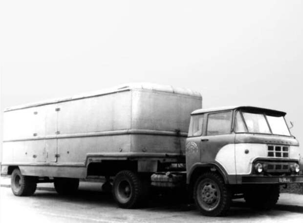 КАЗ 606 стал седельным тягачом. 
