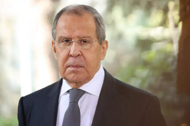 Лавров: Зеленский - «жалкий человек», но переговорам России и Украины нужно «дать шанс»