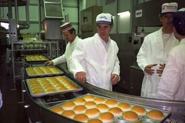 Производство бургеров возобновилось в 90-х годах / Фото: hochyvseznat.ru