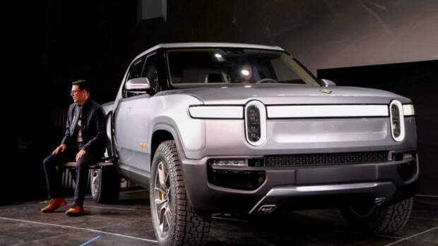rivian-factory-building-great-britain-2021-proauto-01