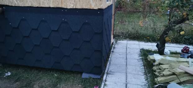Самый маленький дом 2х2 метра за 100 000 рублей.