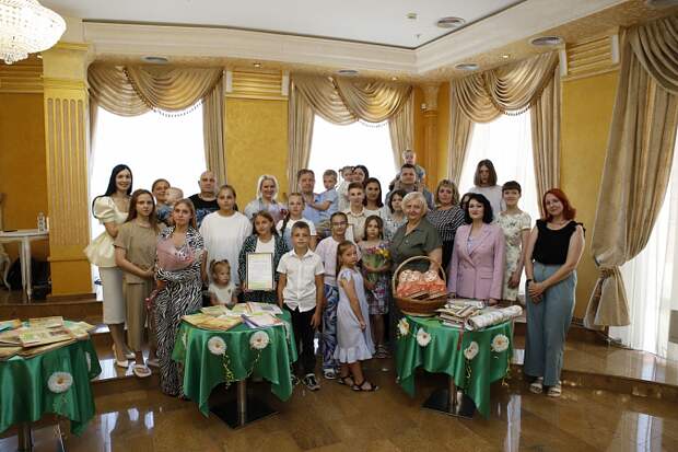 В Туле наградили победителей конкурса "Летопись семьи"