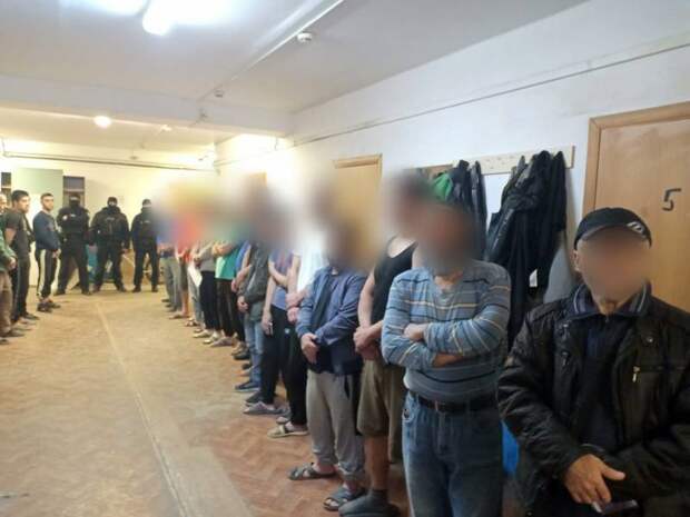 Выдворить принудительно: силовики провели облаву на мигрантов в Челябинске
