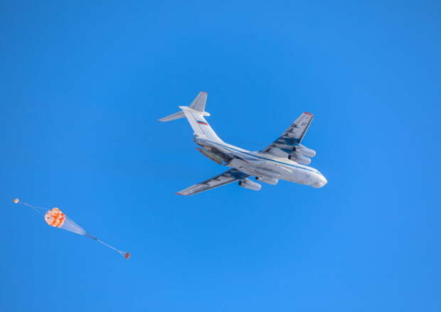 В Тверском соединении военно-транспортной авиации прошла тренировка по десантированию грузов