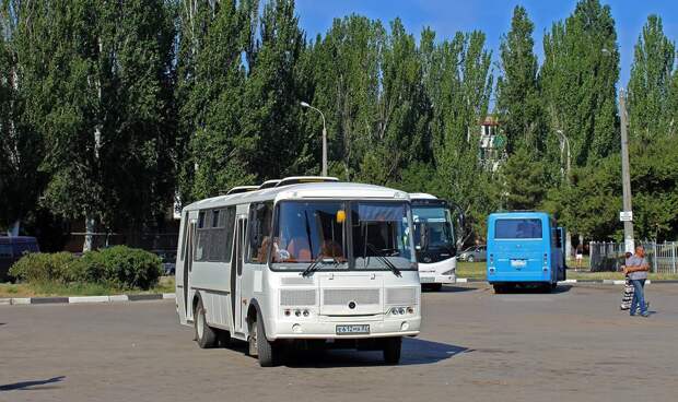 Автобус красноперекопск. Автостанция Красноперекопск. ПАЗ Керчь. Автобус ПАЗ Крым. Керчь общественный транспорт.