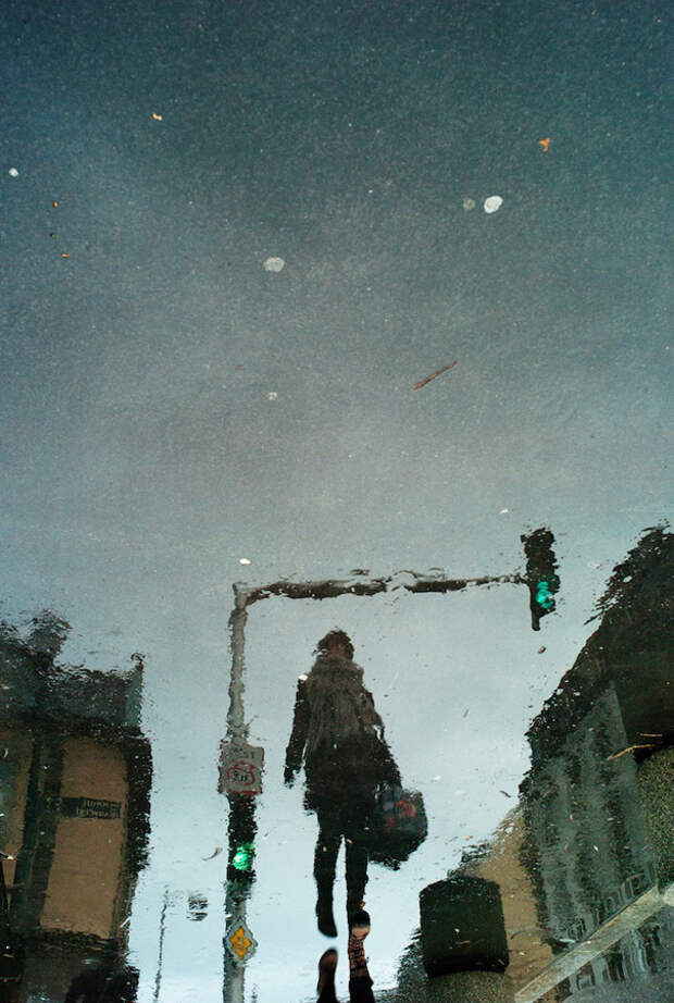 Cinematic Upside Down Street Reflections 6 Динамичные отражения в лужах