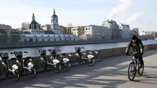 В парках Москвы открылись точки проката летнего инвентаря