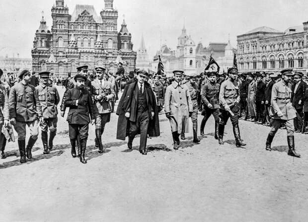 Сколько зарабатывали Ленин и Сталин
