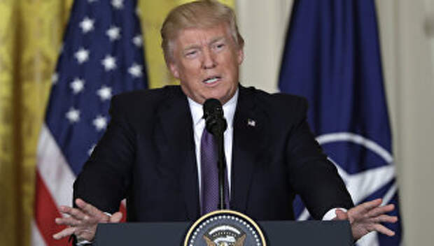 Президент США Дональд Трамп во время пресс-конференции с Генеральным секретарем НАТО Йенсом Столтенбергом в Вашингтоне Президент США Дональд Трамп во время пресс-конференции с Генеральным секретарем НАТО Йенсом Столтенбергом в Вашингтоне