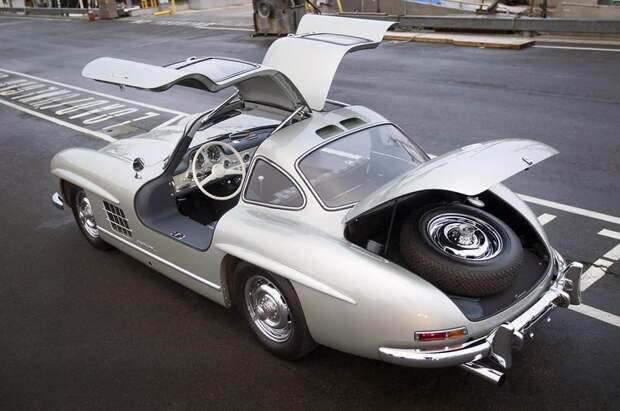 Mercedes-Benz 300 SL Alloy Gullwing был продан за $ 4,2 млн. (5 фото)
