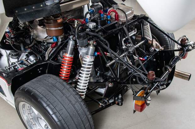 Ультра-редкий гоночный Ford RS200 Evolution из 1980-х