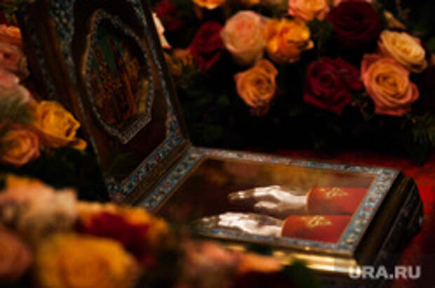 Торжественная встреча мощей священномученика Киприана и мученицы Иустинии. Екатеринбург, служба в храме, религия, мощи киприана и иустинии