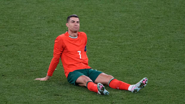 Роналду стало плохо во время матча с "Аль-Иттифаком"