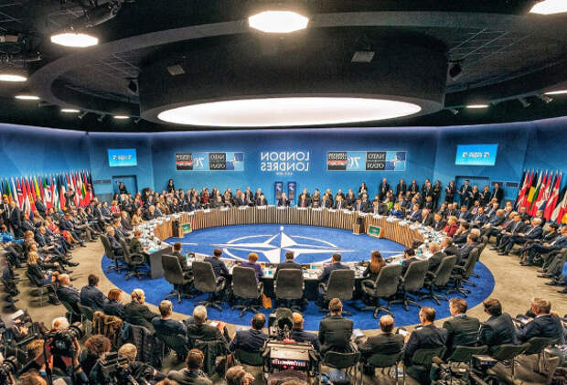 Начнет ли НАТО войну с Россией из-за Прибалтики?