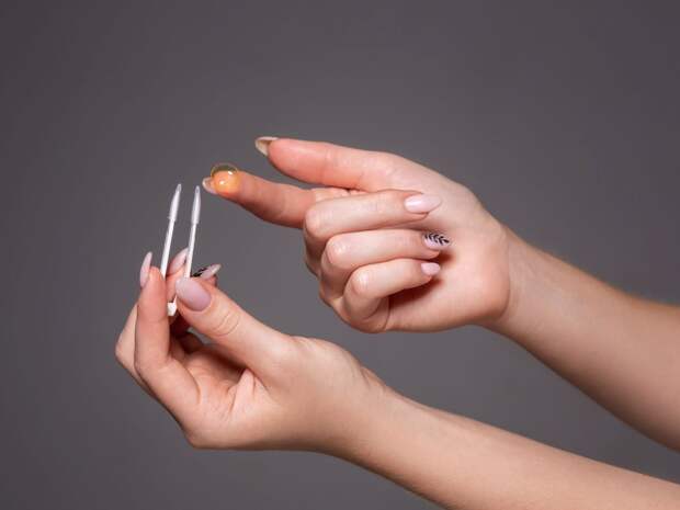 В Челябинске спасли младенца, проглотившего мамин нарощенный ноготь