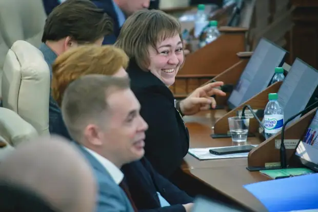 Майское настроение. Фоторепортаж с отчёта губернатора Виктора Томенко