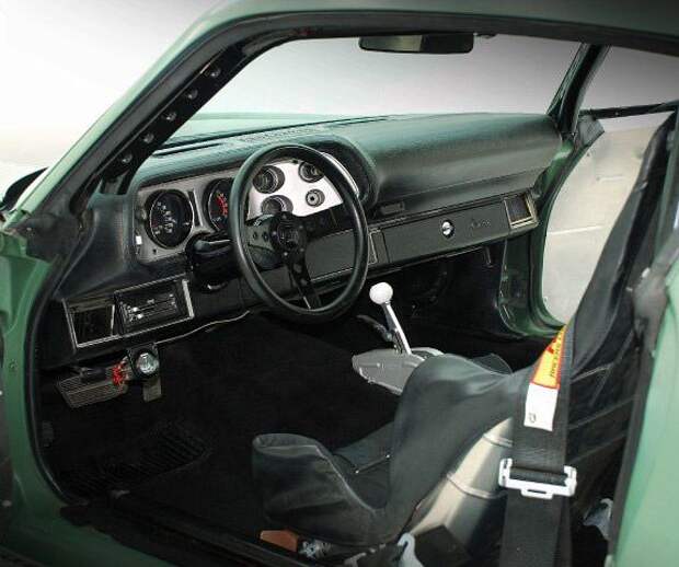 Chevrolet Camaro F-Bomb 1973 года от Вин Дизеля (12 фото) Chevrolet Camaro F-Bomb 1973 года от Вин Дизеля (12 фото)