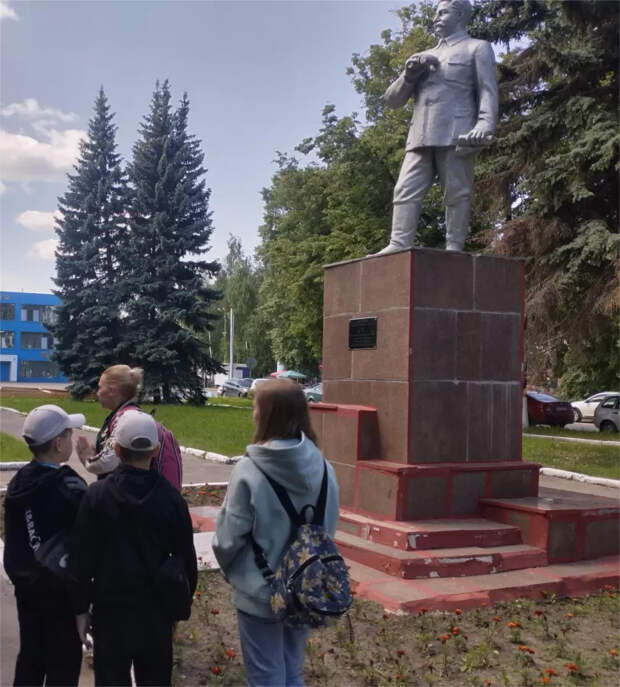 Имя большого человека народ сохранит навсегда