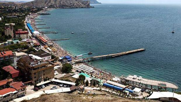 В Крыму возобновят работу аквапарки и кинотеатры