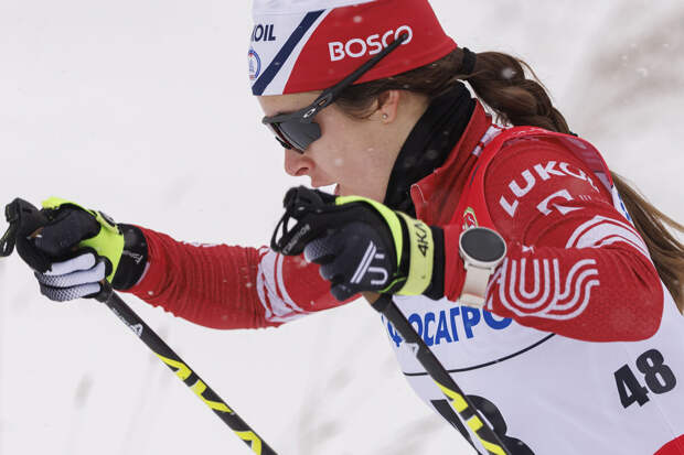 Лыжник Коростелев поддержал Непряеву во время финала "Тур де Ски"