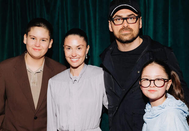 Агата Муцениеце с мужем Петром Дрангой и Фёдор Бондарчук с сыном (после новости о разводе) на премьере мультфильма "Грузовички"