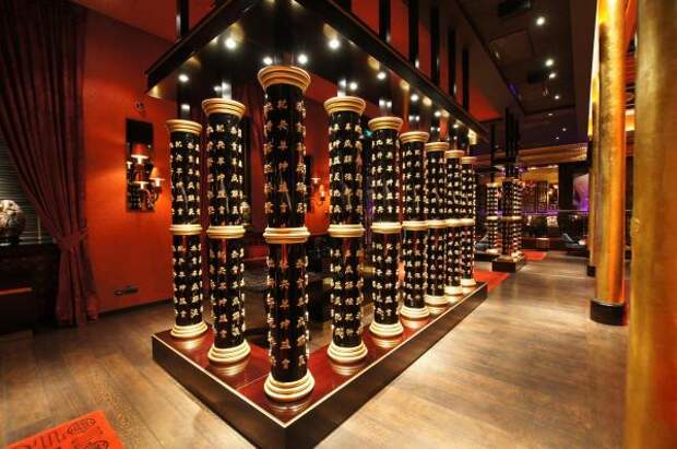 Дизайн-интерьер российского лаунж-ресторана мировой сети Buddha-Bar